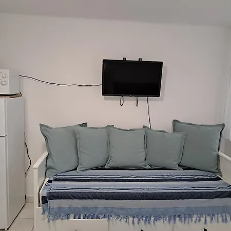 Tengerészlak Apartman *